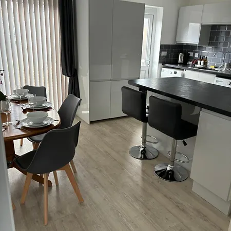 Stylish 3 Bedroom House Holiday home Whitchurch (Somerset)