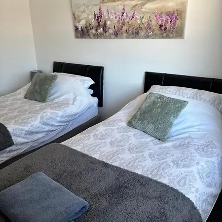 Stylish 3 Bedroom House Σπίτι διακοπών *